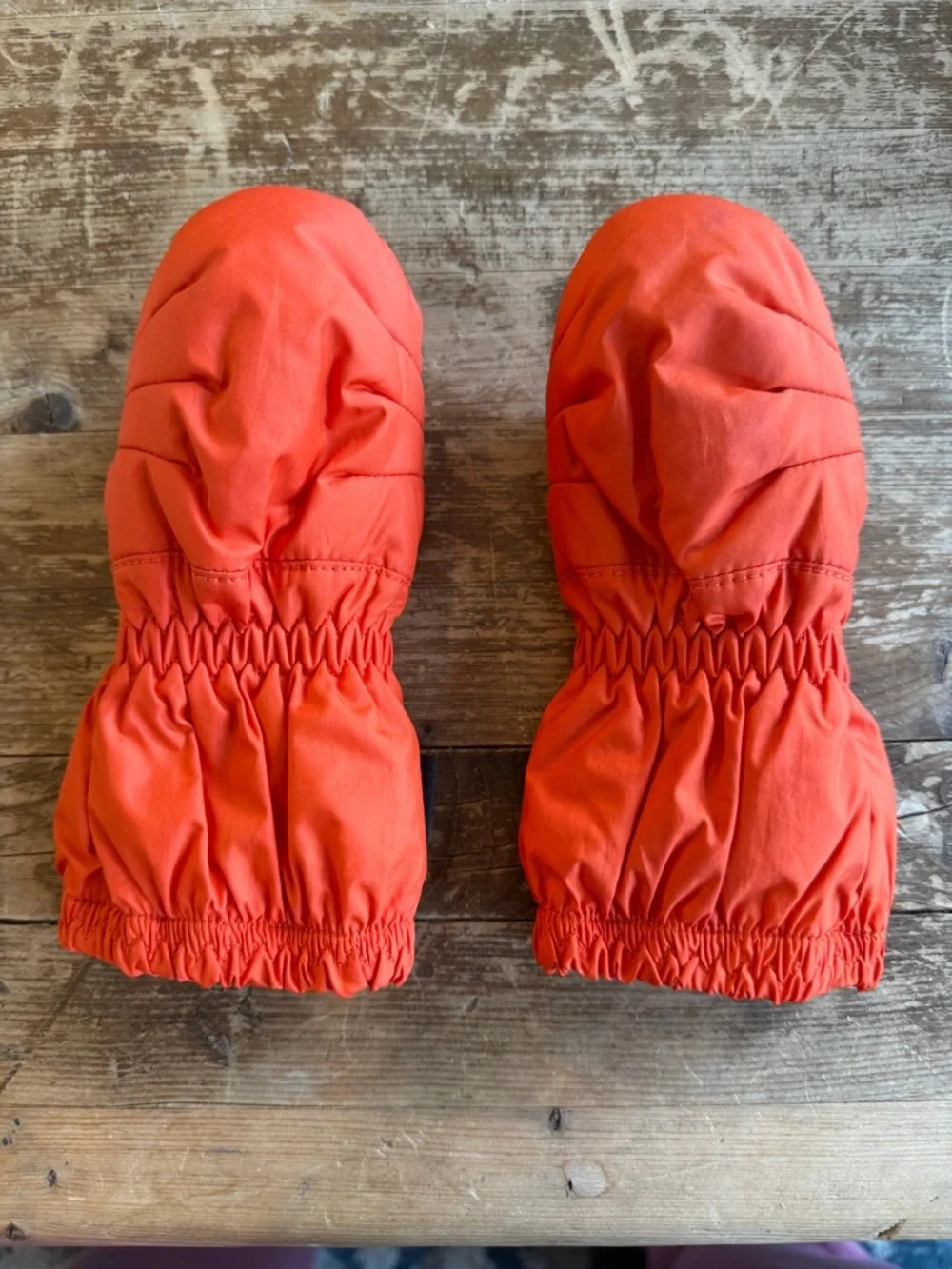 Patagonia Baby Puff Mittens Recycled Poly orange Winter Warm Infant 0-3 mo EUC